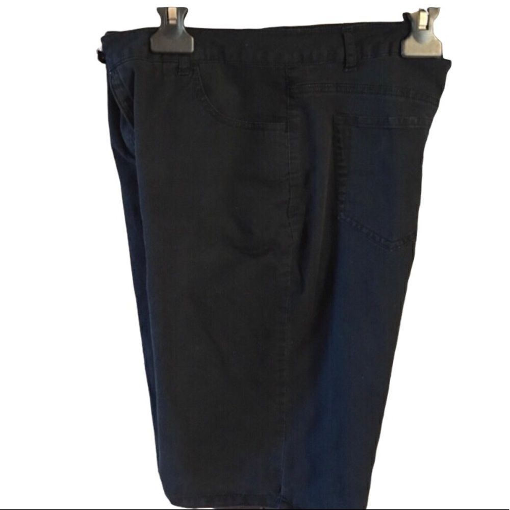 Coldwater Creek Shorts SIZE 8 Black